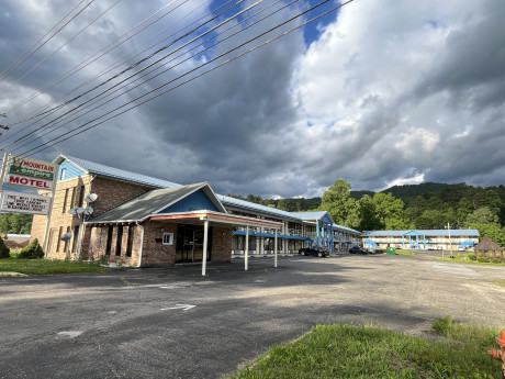 Mountain Empire Motel - Exterior